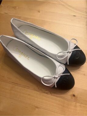 CHANEL | Shoes | Chanel Leather Classic Ballerina Cc Logo Flats